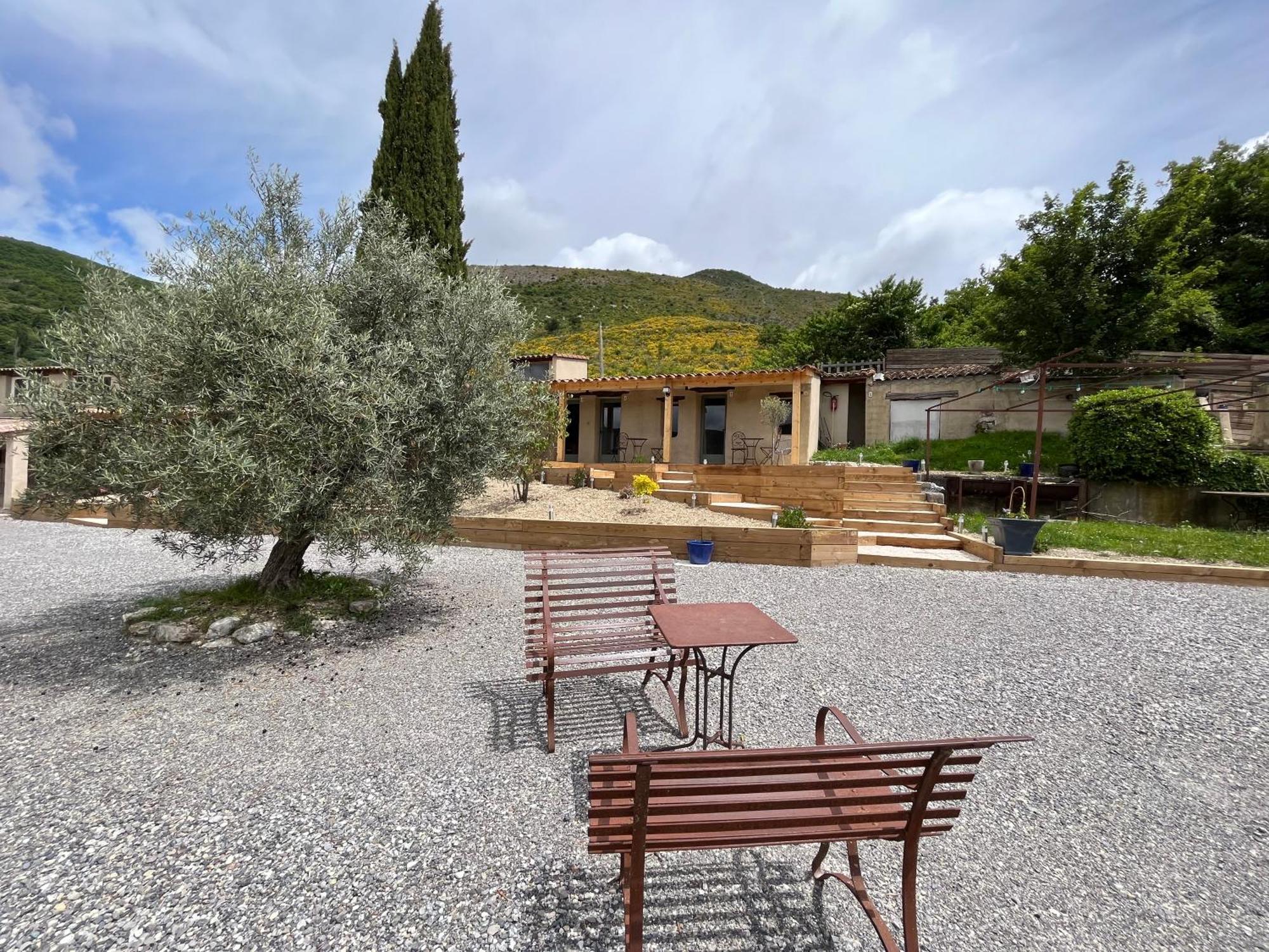 Les Ricoux Apartment Montfroc Bagian luar foto
