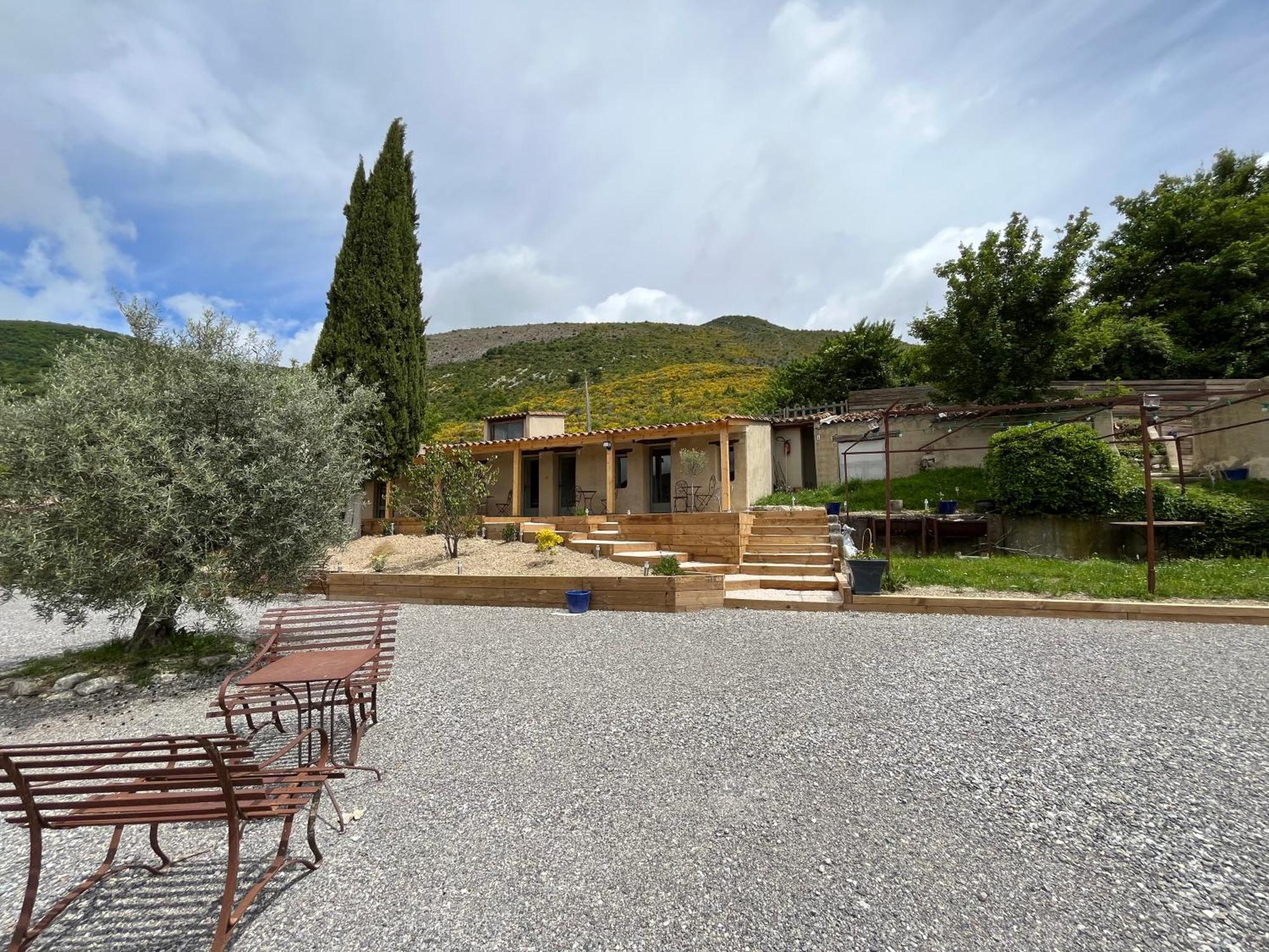 Les Ricoux Apartment Montfroc Bagian luar foto