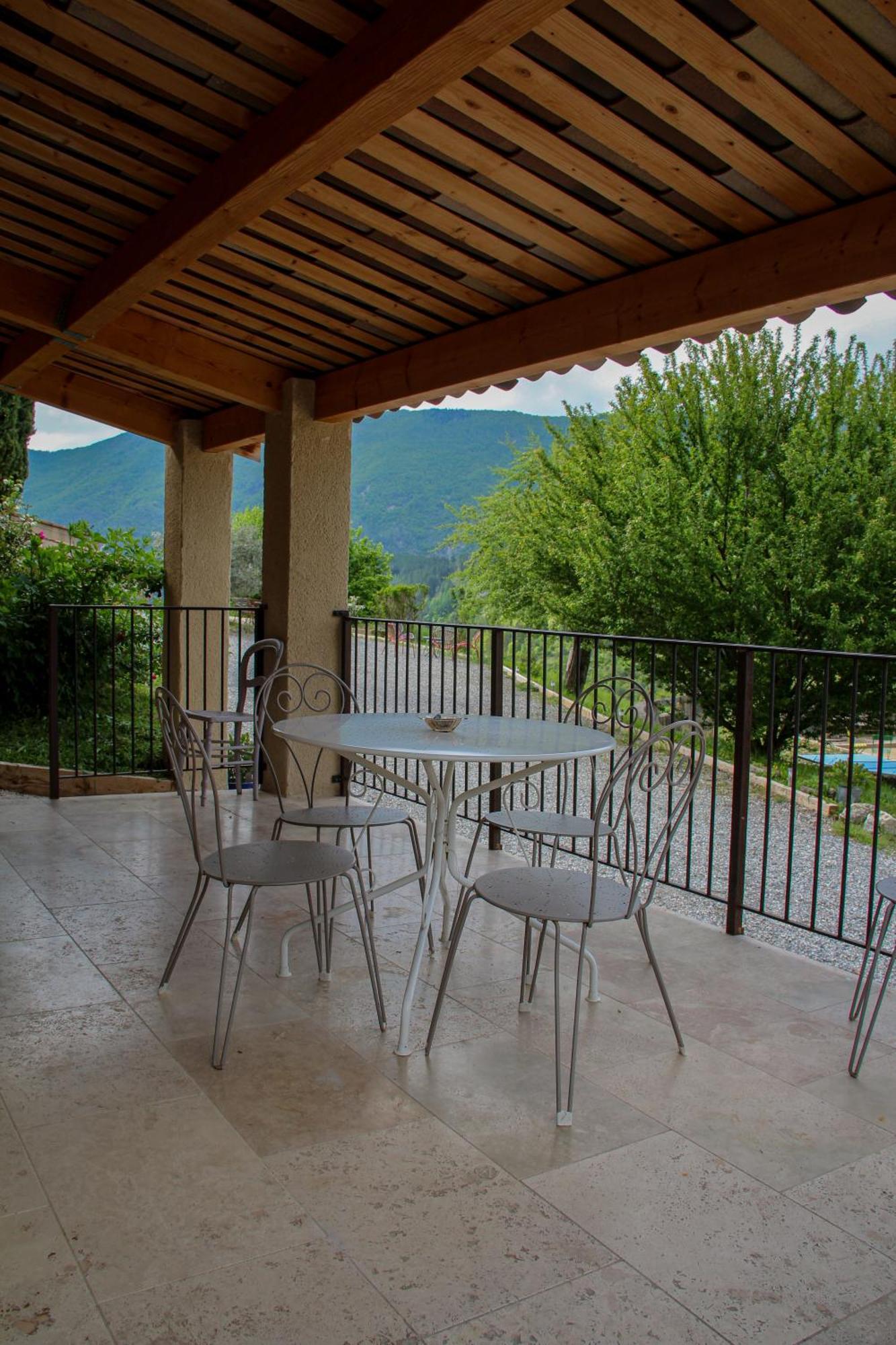 Les Ricoux Apartment Montfroc Bagian luar foto