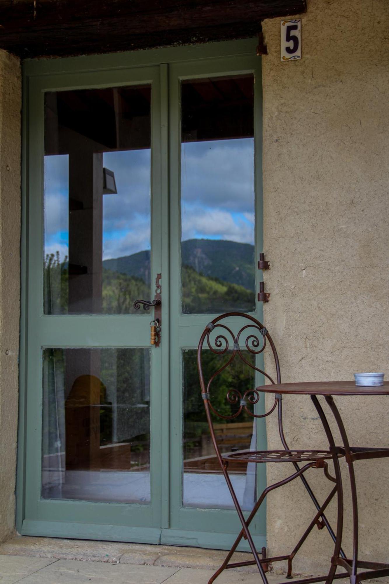 Les Ricoux Apartment Montfroc Bagian luar foto