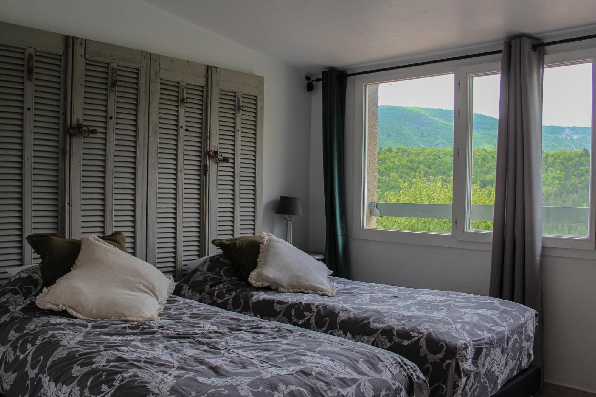 Les Ricoux Apartment Montfroc Bagian luar foto
